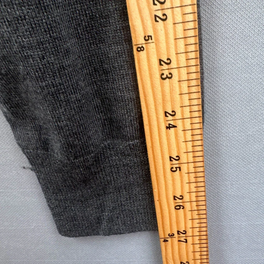 Brooks Brothers Merino Wool Sweater M V-Neck Gray Preppy Ivy League Old Money